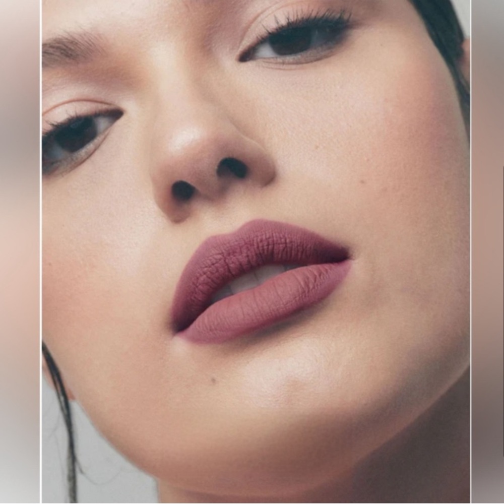 FENTY ICON VELVET LIQUID LIPSTICK - RiRi - Picture 2 of 9